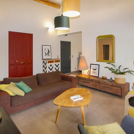 Casa de Férias Luxurious In Les Avignon