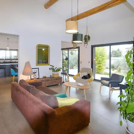 Luxurious In Les Avignon Casa de Férias