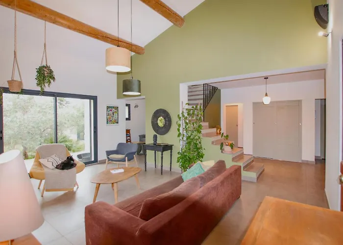 Amazing In Les Avignon Holiday home